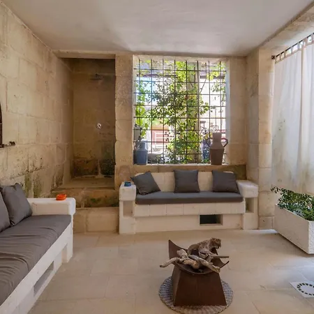 Empireo Konukevi Poggiardo